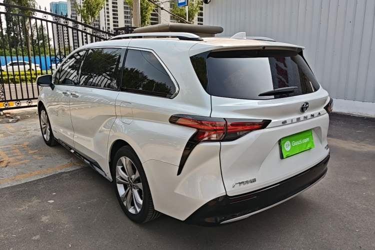 Used Toyota SIENNA 2021 2.5L Hybrid Platinum Edition Rear Left 45 Deg