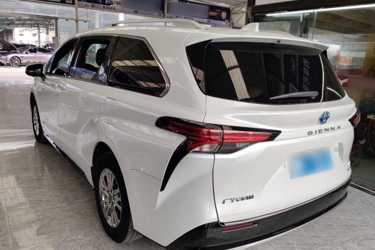 Used Toyota SIENNA 2021 2.5L Hybrid Premium Edition Rear Left 45 Deg