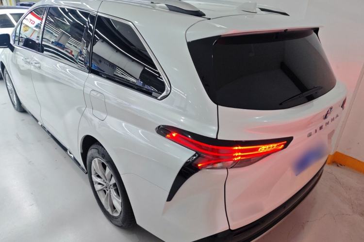 Used Toyota SIENNA 2021 2.5L Hybrid Platinum Edition Rear Left 45 Deg