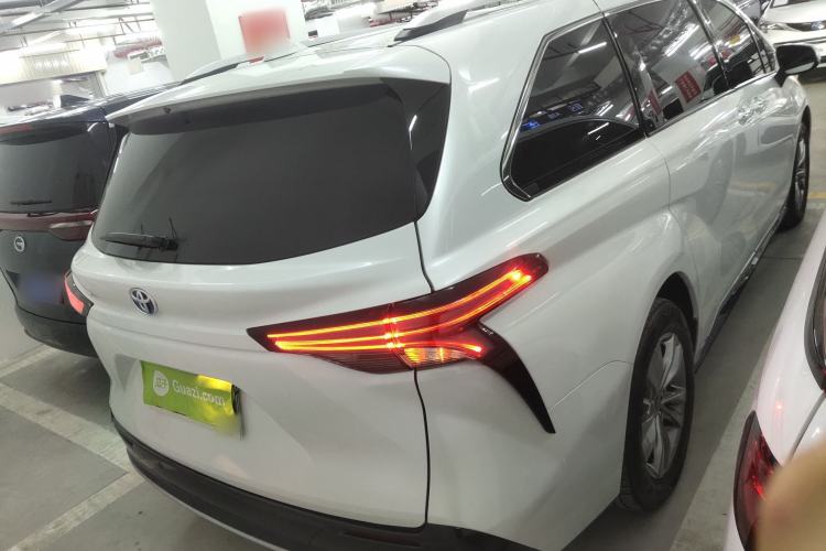 Used Toyota SIENNA 2021 2.5L Hybrid Platinum Edition Rear
