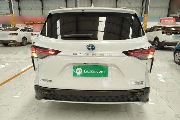 Used Toyota SIENNA 2021 2.5L Hybrid Premium Edition Rear