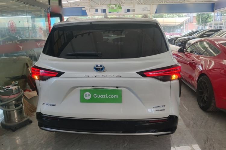 Used Toyota SIENNA 2021 2.5L Hybrid Premium Edition Rear