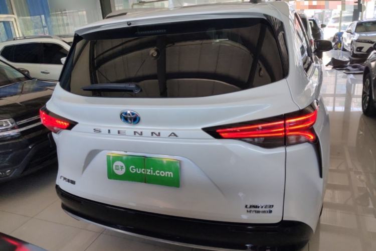 Used Toyota SIENNA 2021 2.5L Hybrid Premium Edition Rear