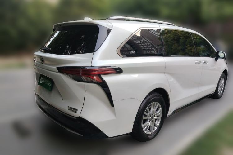 Used Toyota SIENNA 2021 2.5L Hybrid Premium Edition Rear Right 45 Deg