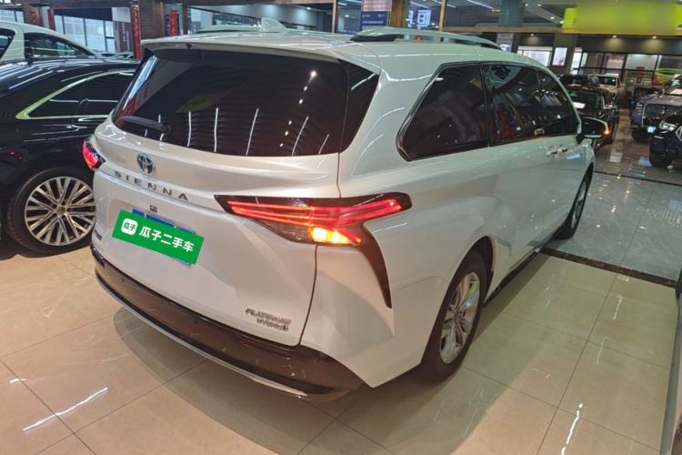 Used Toyota SIENNA 2021 2.5L Hybrid Platinum Edition Rear Right 45 Deg