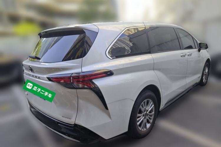 Used Toyota SIENNA 2021 2.5L Hybrid Premium Edition Rear Right 45 Deg