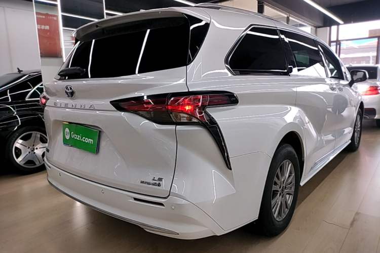Used Toyota SIENNA 2021 2.5L Hybrid Comfort Edition Rear Right 45 Deg