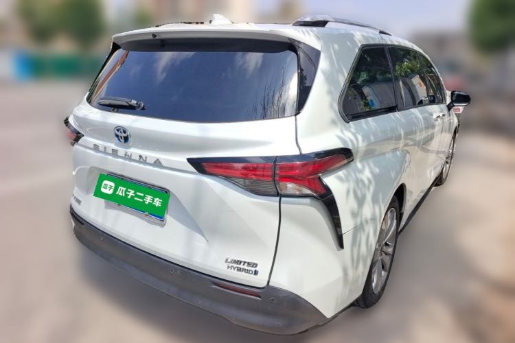 Used Toyota SIENNA 2021 2.5L Hybrid Premium Edition Rear Right 45 Deg