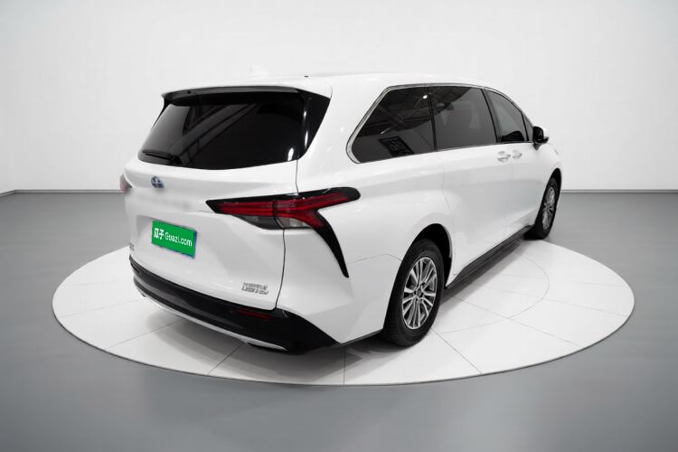 Used Toyota SIENNA 2021 2.5L Hybrid Premium Edition Rear Right 45 Deg