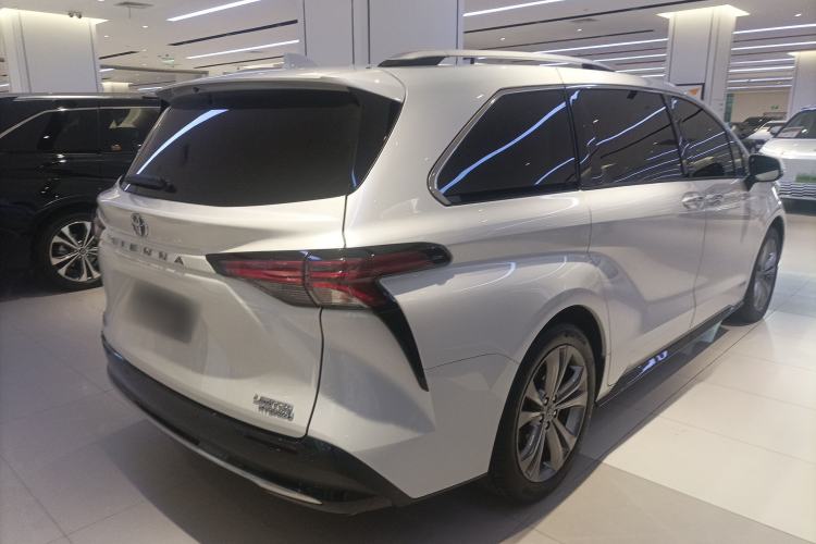 Used Toyota SIENNA 2021 2.5L Hybrid Premium Edition Rear Right 45 Deg