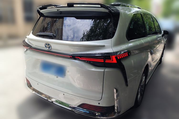 Used Toyota SIENNA 2021 2.5L Hybrid Premium Edition Rear Right 45 Deg