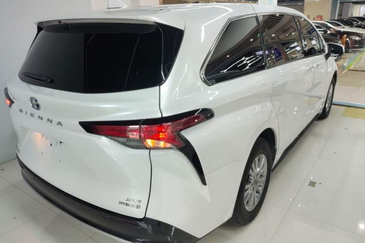 Used Toyota SIENNA 2021 2.5L Hybrid Luxury Edition Rear Right 45 Deg