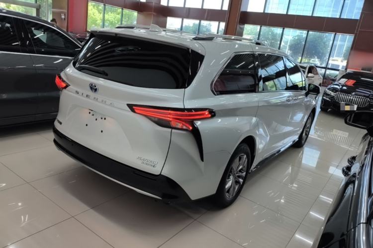 Used Toyota SIENNA 2021 2.5L Hybrid Platinum Edition Rear Right 45 Deg