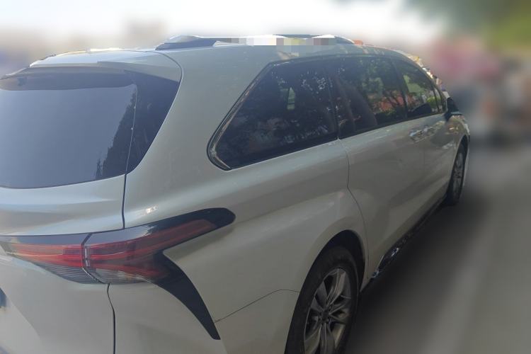 Used Toyota SIENNA 2021 2.5L Hybrid Platinum Edition Rear Right 45 Deg