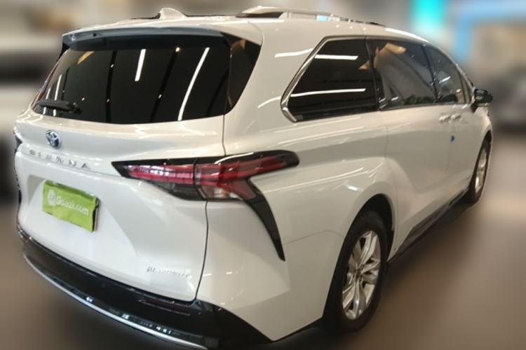 Used Toyota SIENNA 2021 2.5L Hybrid Platinum Edition Rear Right 45 Deg