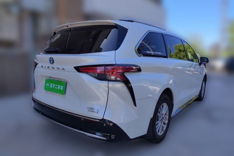 Used Toyota SIENNA 2021 2.5L Hybrid Premium Edition Rear Right 45 Deg