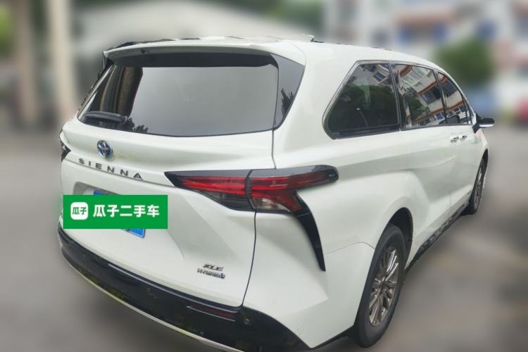 Used Toyota SIENNA 2021 2.5L Hybrid Luxury Edition Rear Right 45 Deg