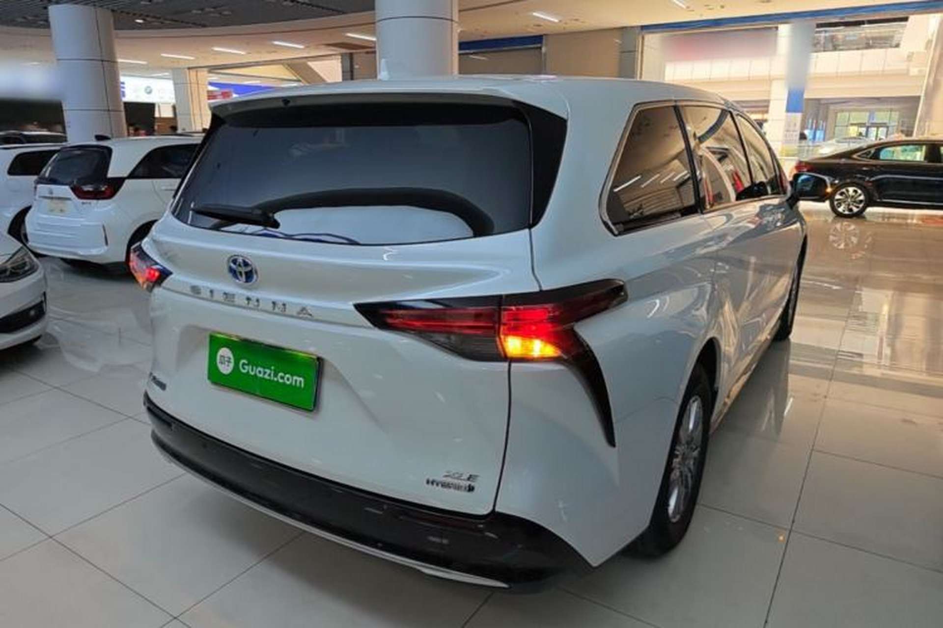 Used Toyota SIENNA 2021 2.5L Hybrid Luxury Edition Rear Right 45 Deg