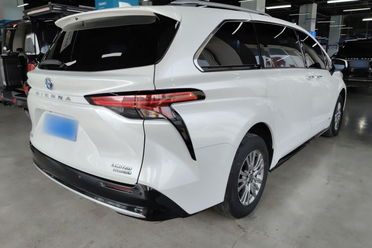 Used Toyota SIENNA 2021 2.5L Hybrid Premium Edition Rear Right 45 Deg