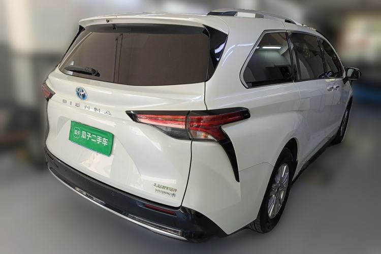 Used Toyota SIENNA 2021 2.5L Hybrid Premium Edition Rear Right 45 Deg