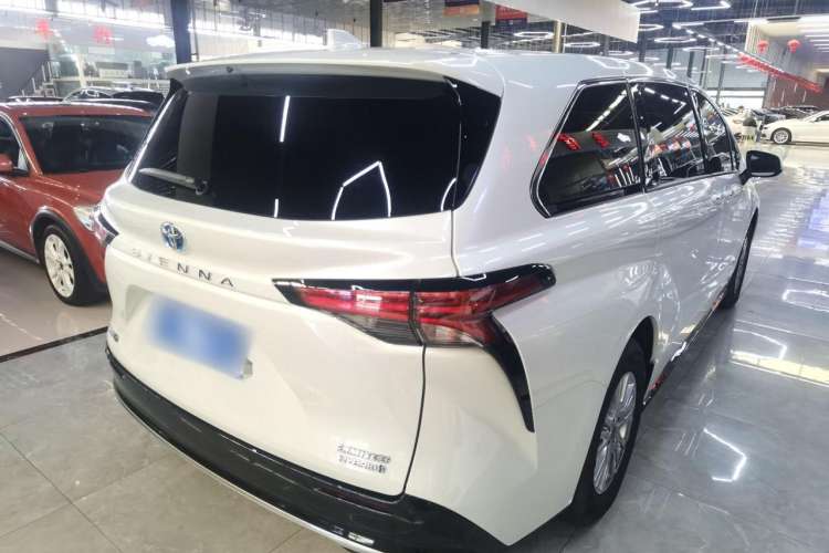 Used Toyota SIENNA 2021 2.5L Hybrid Premium Edition Rear Right 45 Deg