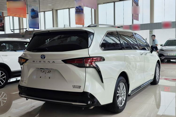 Used Toyota SIENNA 2021 2.5L Hybrid Premium Edition Rear Right 45 Deg