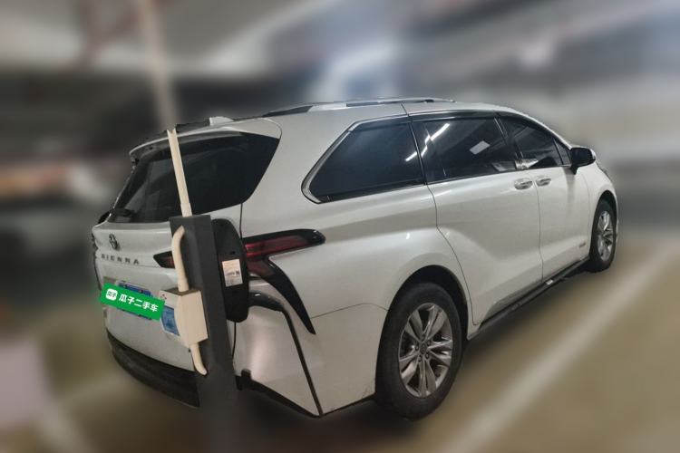 Used Toyota SIENNA 2021 2.5L Hybrid Platinum Edition Rear Right 45 Deg