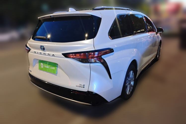 Used Toyota SIENNA 2021 2.5L Hybrid Luxury Edition Rear Right 45 Deg