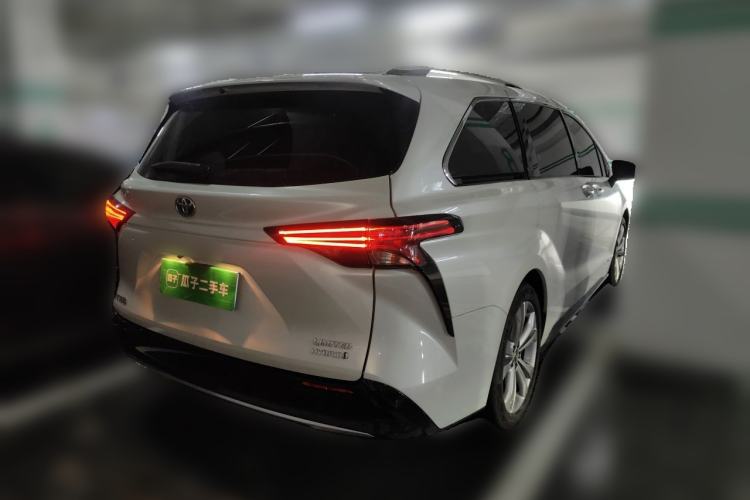 Used Toyota SIENNA 2021 2.5L Hybrid Premium Edition Rear Right 45 Deg