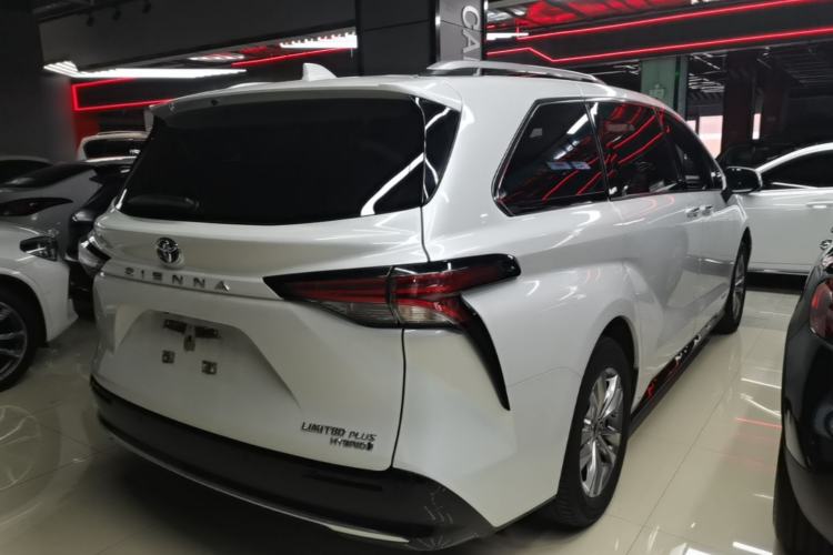 Used Toyota SIENNA 2021 2.5L Hybrid Ultimate Edition Rear Right 45 Deg