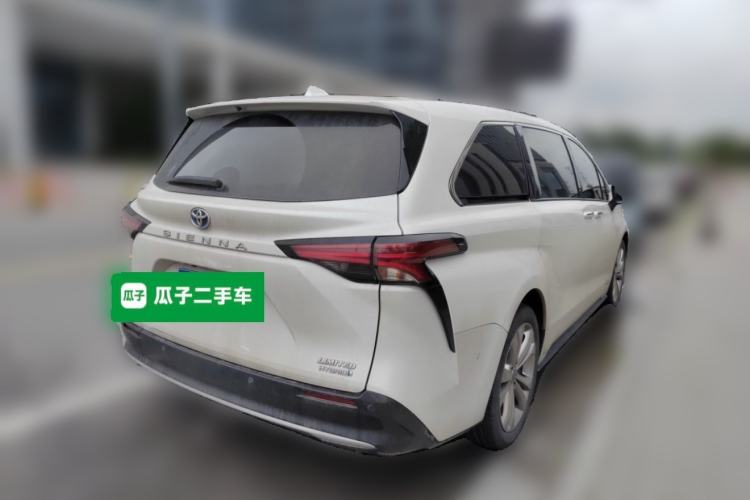 Used Toyota SIENNA 2021 2.5L Hybrid Luxury Edition Rear Right 45 Deg