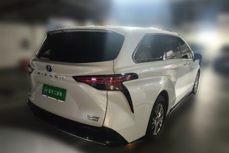 Used Toyota SIENNA 2021 2.5L Hybrid Premium Edition Rear Right 45 Deg
