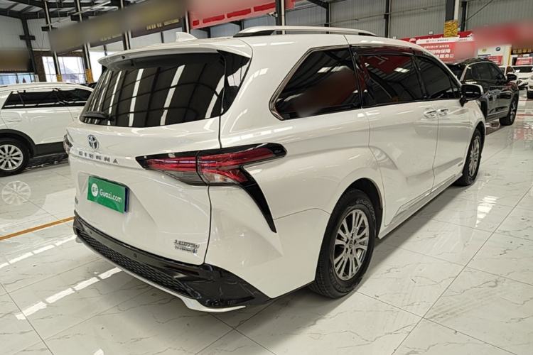 Used Toyota SIENNA 2021 2.5L Hybrid Premium Edition Rear Right 45 Deg