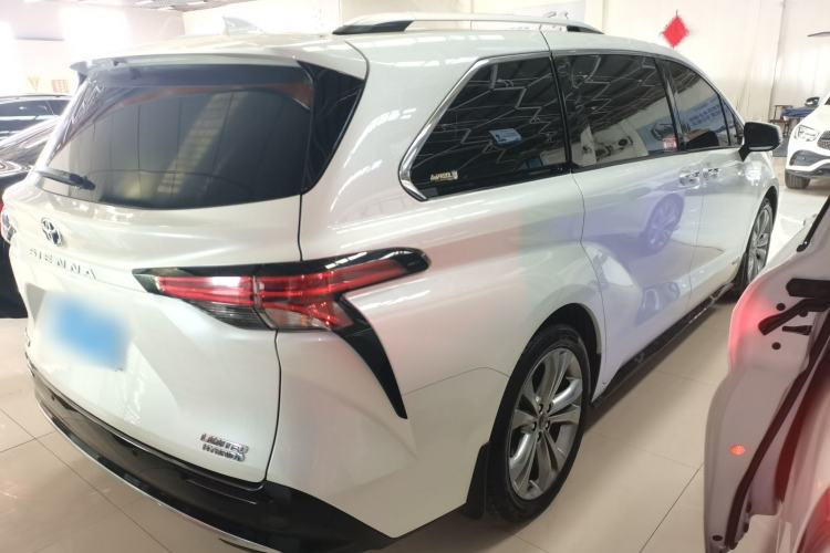 Used Toyota SIENNA 2021 2.5L Hybrid Premium Edition Rear Right 45 Deg