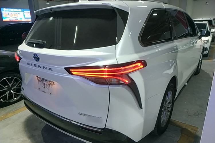 Used Toyota SIENNA 2021 2.5L Hybrid Ultimate Edition Rear Right 45 Deg