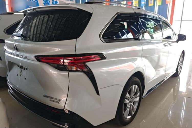 Used Toyota SIENNA 2021 2.5L Hybrid Ultimate Edition Rear Right 45 Deg