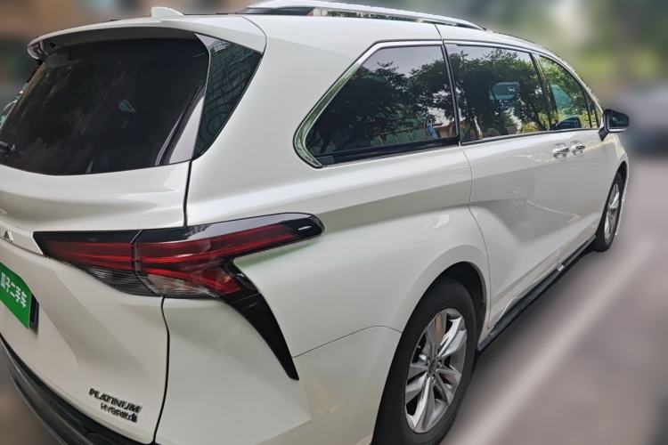 Used Toyota SIENNA 2021 2.5L Hybrid Platinum Edition Rear Right 45 Deg