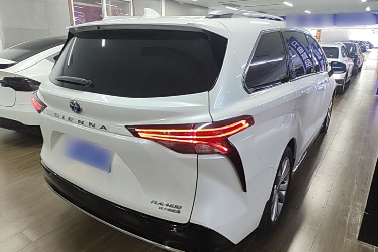 Used Toyota SIENNA 2021 2.5L Hybrid Platinum Edition Rear Right 45 Deg