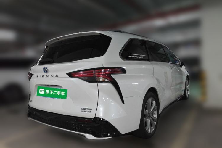 Used Toyota SIENNA 2021 2.5L Hybrid Premium Edition Rear Right 45 Deg