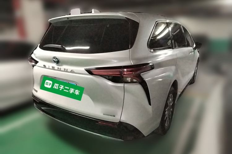 Used Toyota SIENNA 2021 2.5L Hybrid Premium Edition Rear Right 45 Deg