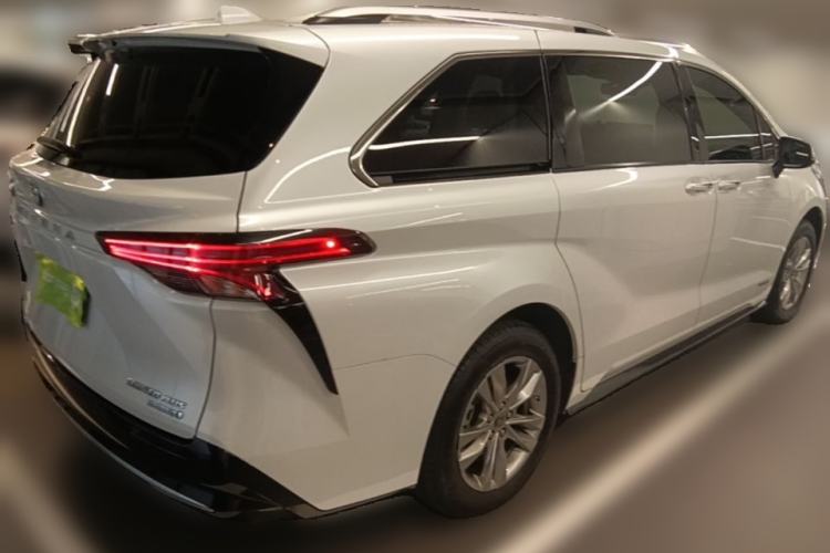 Used Toyota SIENNA 2021 2.5L Hybrid Ultimate Edition Rear Right 45 Deg