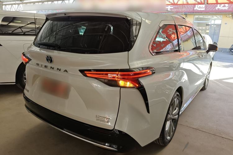 Used Toyota SIENNA 2021 2.5L Hybrid Premium Edition Rear Right 45 Deg