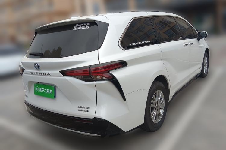 Used Toyota SIENNA 2021 2.5L Hybrid Premium Edition Rear Right 45 Deg