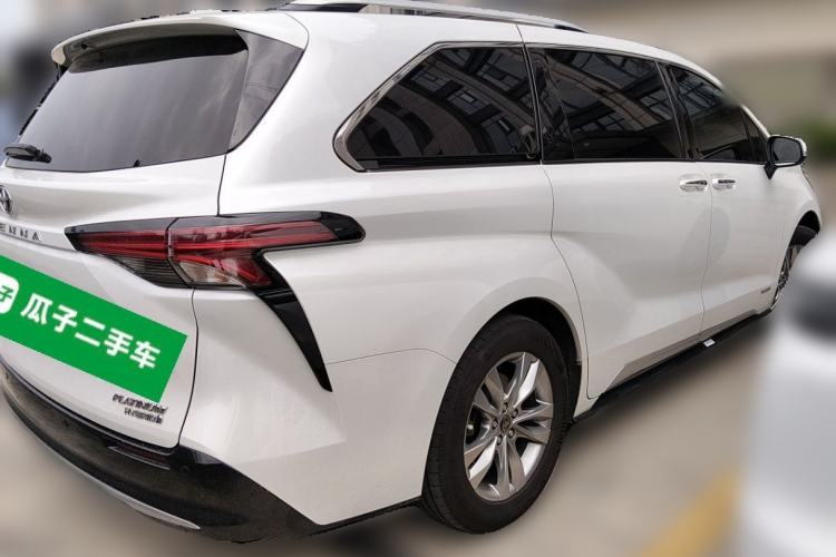 Used Toyota SIENNA 2021 2.5L Hybrid Platinum Edition Rear Right 45 Deg
