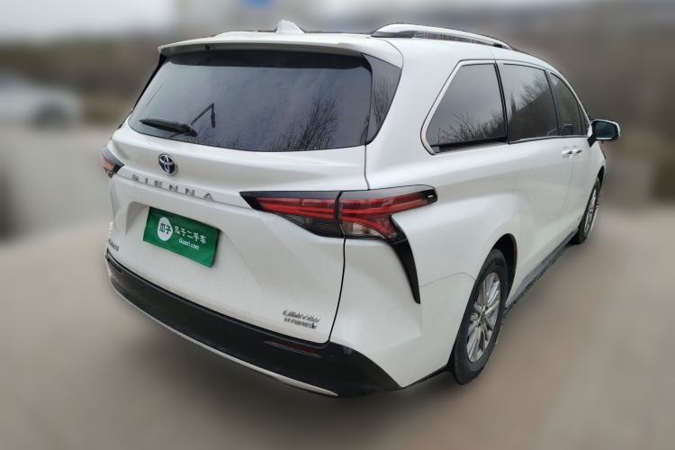 Used Toyota SIENNA 2021 2.5L Hybrid Premium Edition Rear Right 45 Deg
