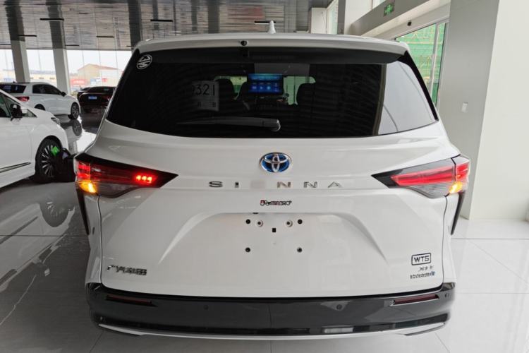 Used Toyota SIENNA 2021 2.5L Hybrid Luxury Edition Rear
