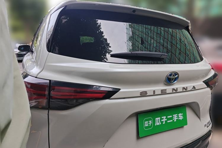 Used Toyota SIENNA 2021 2.5L Hybrid Platinum Edition Rear