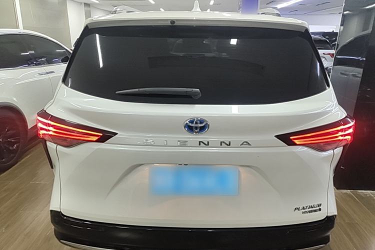 Used Toyota SIENNA 2021 2.5L Hybrid Platinum Edition Rear
