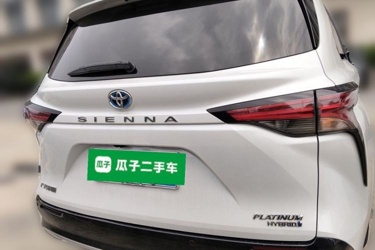 Used Toyota SIENNA 2021 2.5L Hybrid Platinum Edition Rear