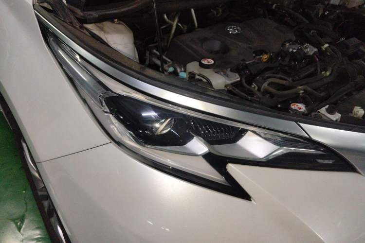 Used Toyota SIENNA 2021 2.5L Hybrid Ultimate Edition Right Front Headlight